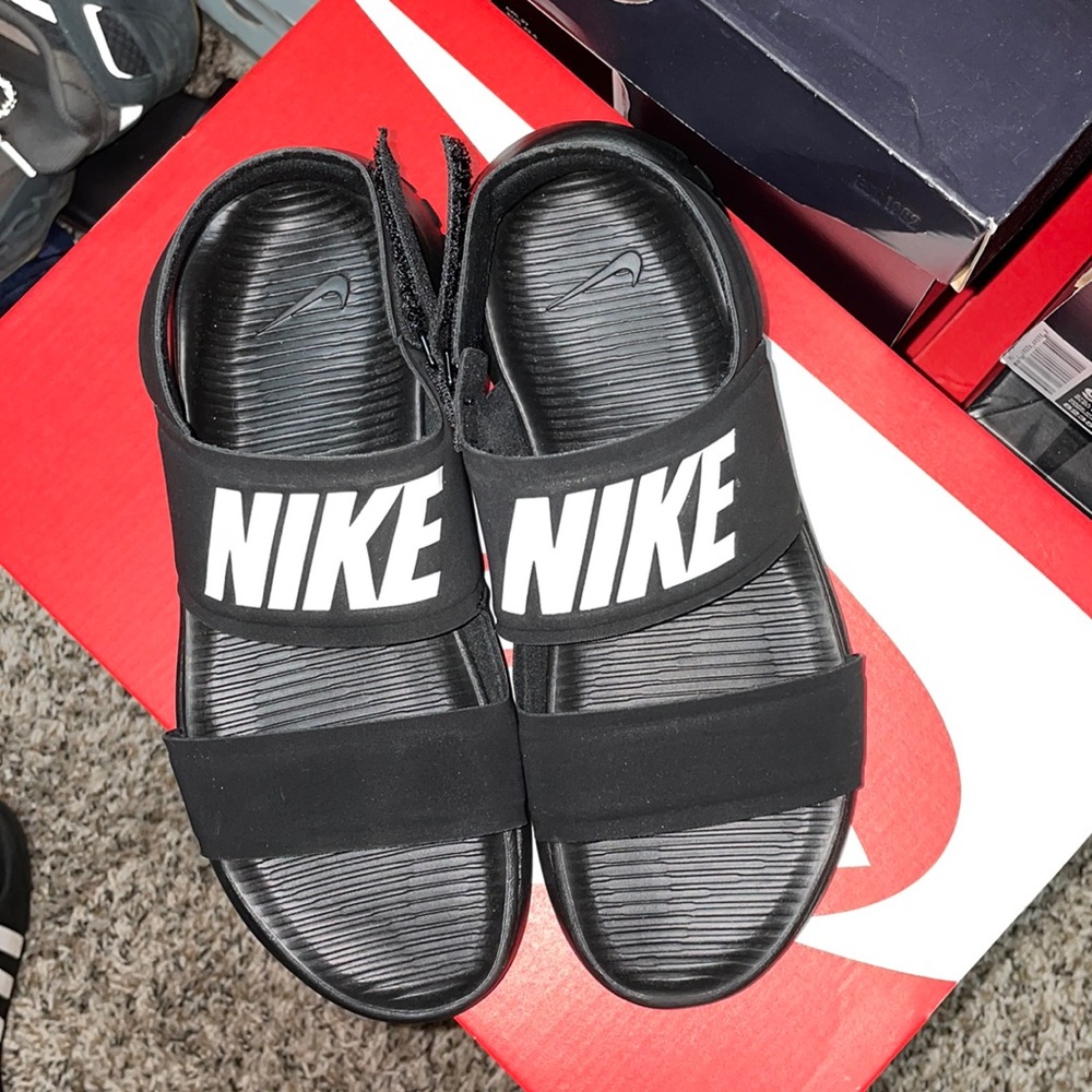 Women’s NIKE sandals